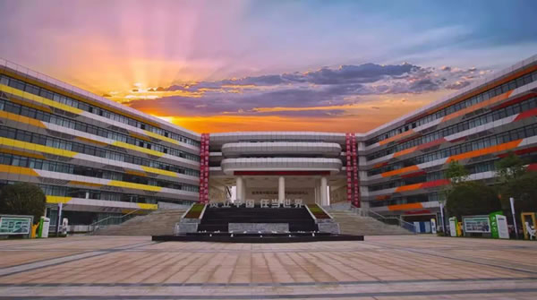 �ɶ�����ͻ��-������κ�����_MG������Ϸ�����ѧУ