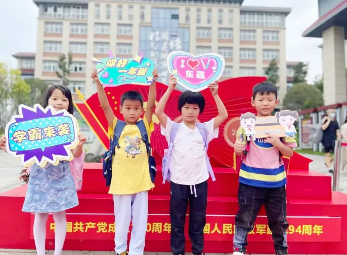 ��ѧ�����������������������������ɰ��ഺ�ı���ͻ��-������κ�����_MG������Ϸ������~