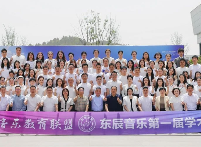 �ڹ�����������δ��ح����ͻ��-������κ�����_MG������Ϸ���ֽ���ͬ�˽����ߵ�һ��ѧ�����ʢ���ٿ�